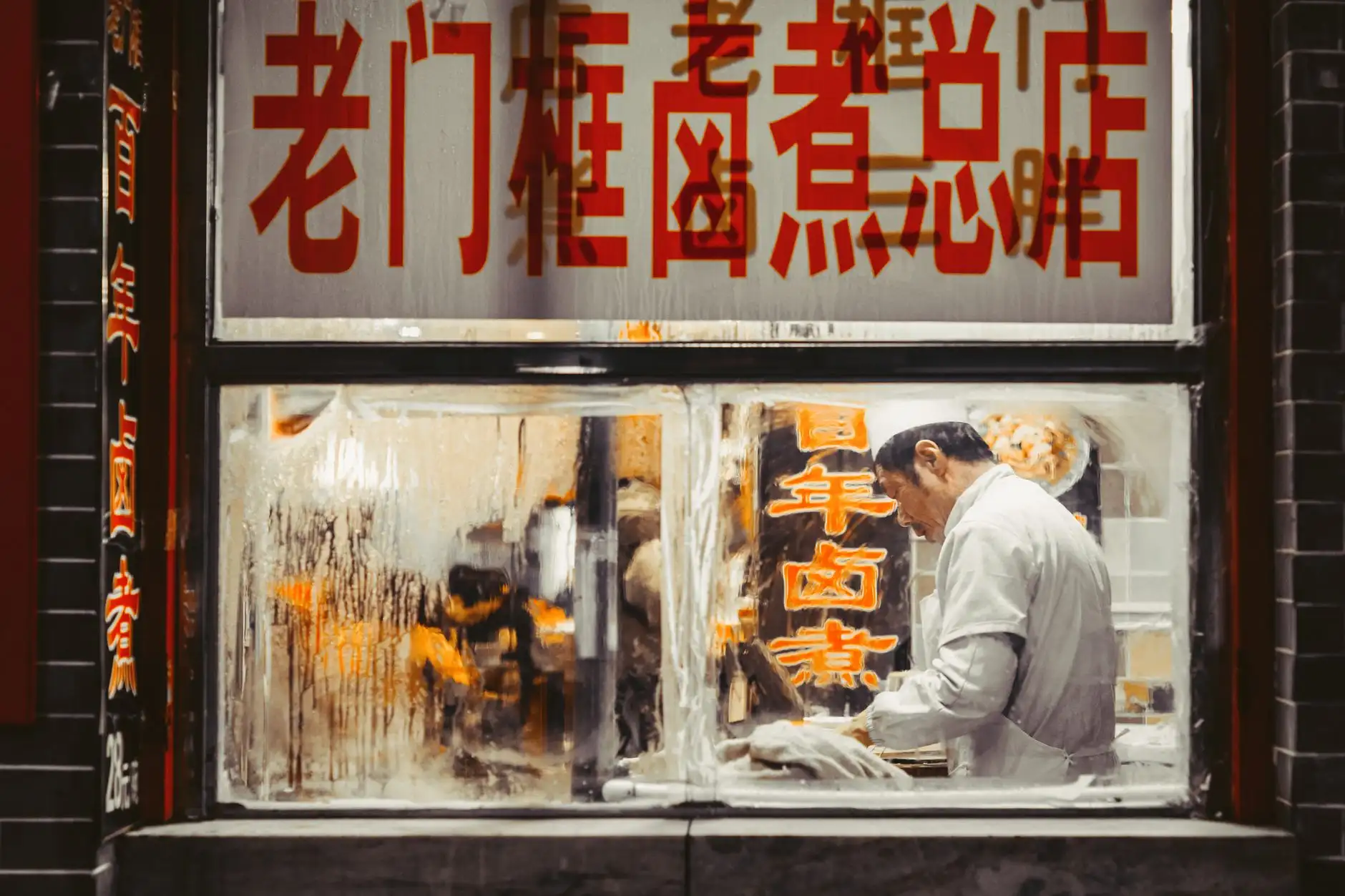 大连领航通信光缆接头盒选型指南：从防水性能到熔接工艺的考量