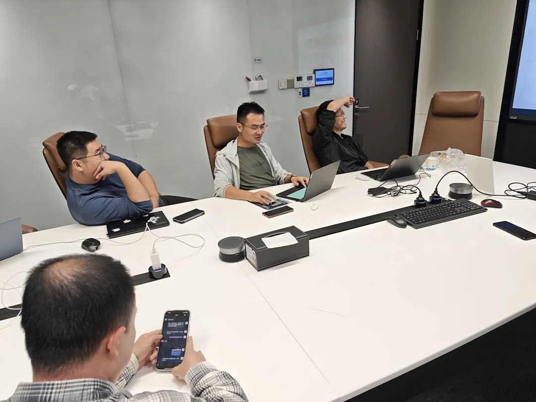 大连领航通信科技光缆接头盒技术参数与性能对比分析
