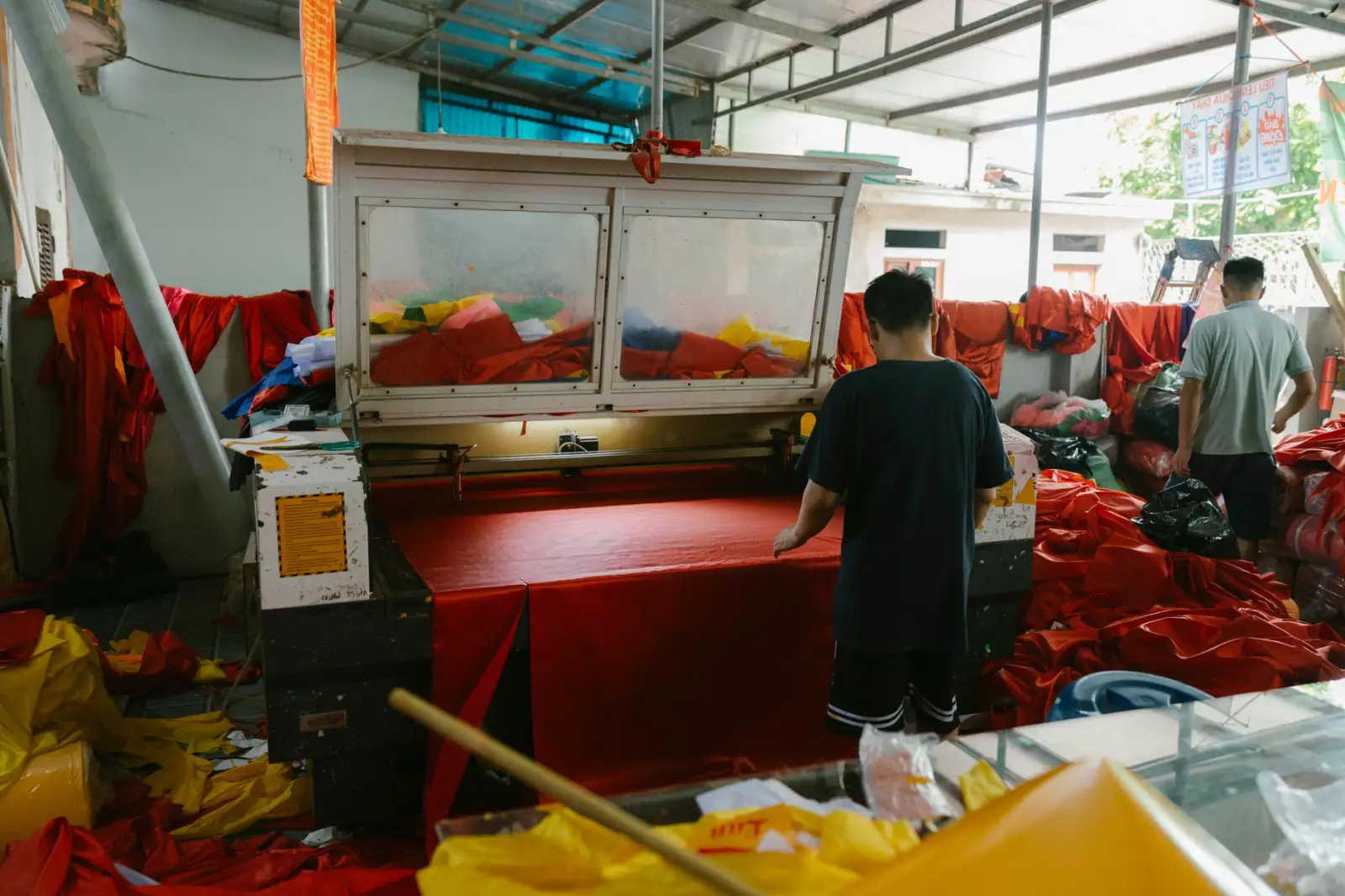 光纤通信网络稳定性提升：分光器与光缆产品的技术对比分析