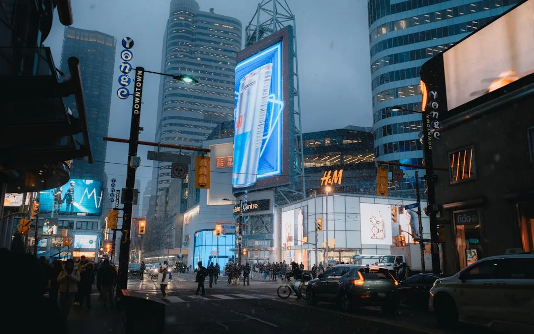 2025年光纤通信技术演进趋势与运营商网络升级路径分析