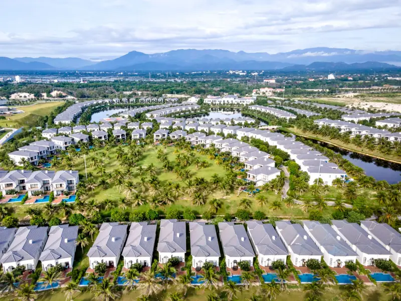 大连领航通信光缆接头盒选型指南：从结构密封到熔接工艺全解析